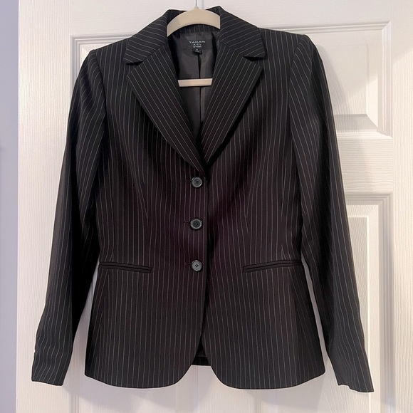 Tahari ASL BLACK & white pin stripe classic 3 button blazer SIZE 4 EUC - Picture 1 of 11